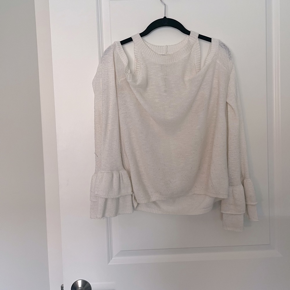 Trendy white sweater